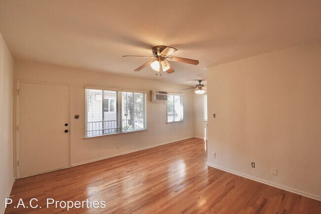 Foto del edificio - 1 br, 1 bath Apartment - 10834 Bloomfield ...