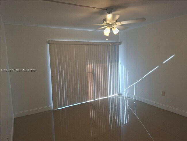 Foto del edificio - 7160 NW 179th St