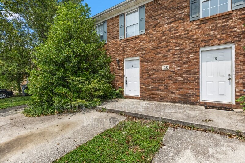 Primary Photo - 1053 Merrick Dr