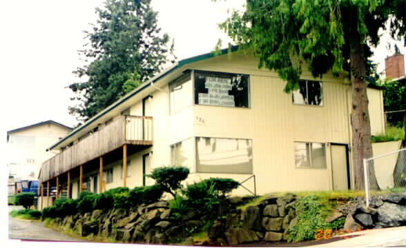 Foto del edificio - 323 76th St SE