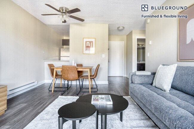 Foto del edificio - 766 Edgewater Blvd