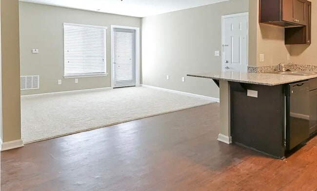 Building Photo - Summit Apartments