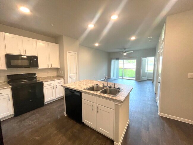 Foto del edificio - 12005 U.S. 380 Apt #6221, Aubrey, TX 76227 - 1 BR 1 BA condo