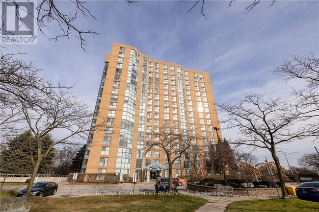 Photo du bâtiment - 90-990 Dale Ave