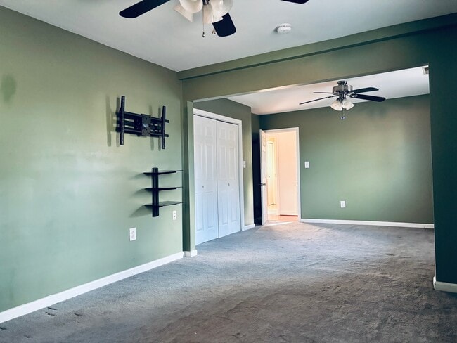 Building Photo - 1202 Yellowstone Dr