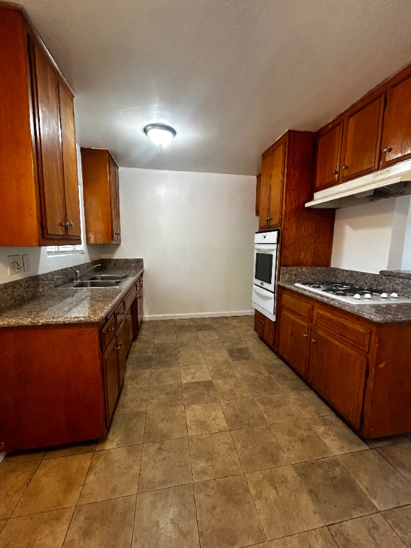 Primary Photo - 313 S Wabash Ave