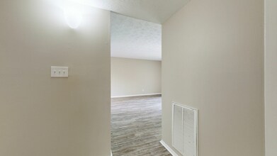 Hallway Entrance - Hideaway