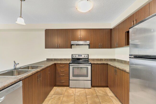 Photo du bâtiment - Riverbend Place and Upper Shore Townhomes