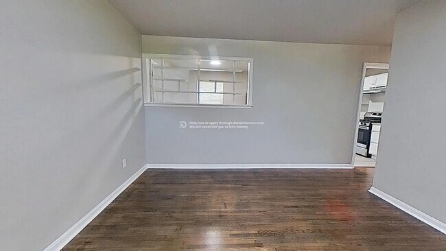 Foto del edificio - 417 W 65th Pl N