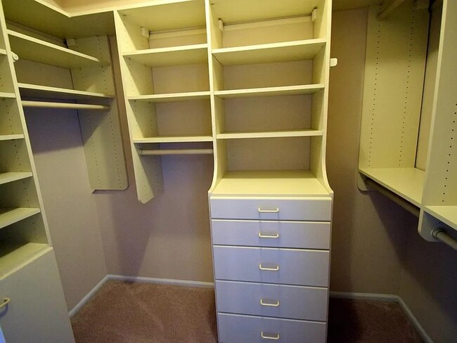 Foto del edificio - 1530 Spring Gate Dr.