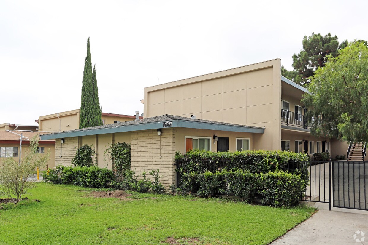 Primary Photo - 11522 Stuart Dr