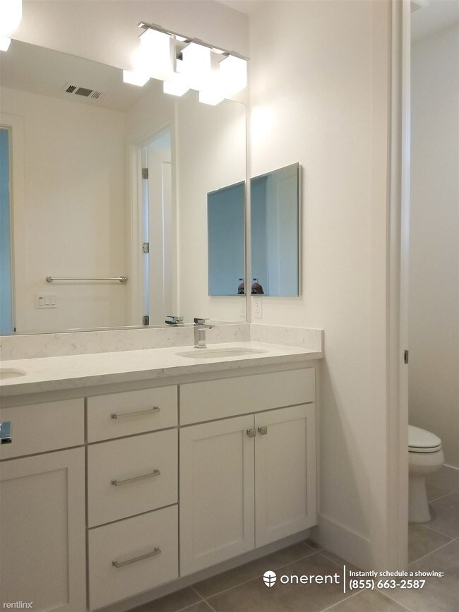 Building Photo - 3 br, 3.5 bath Townhome - 6 Avondale Ave -