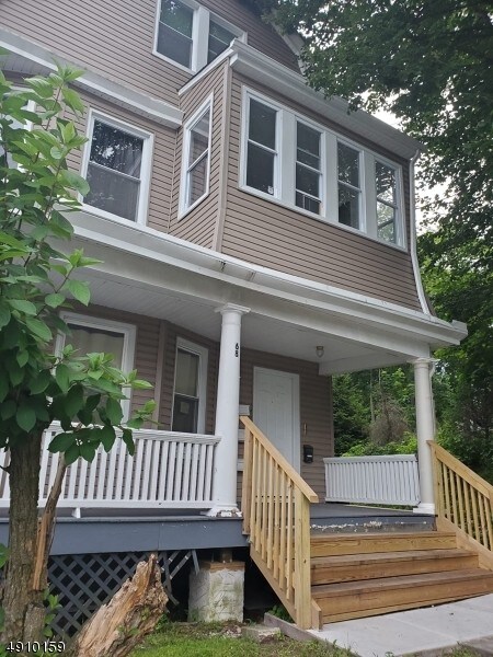 Primary Photo - 68 Llewellyn Ave