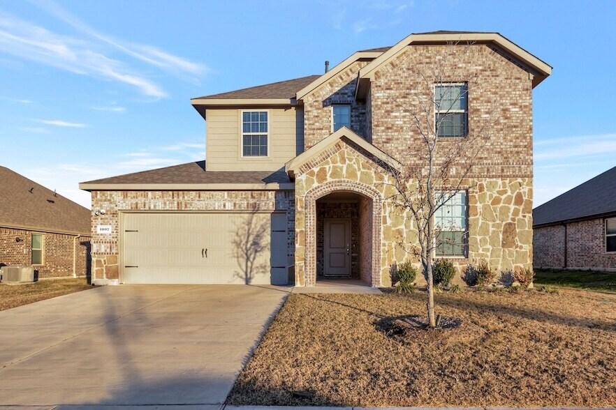 Foto principal - 1007 Hitchin Post Way