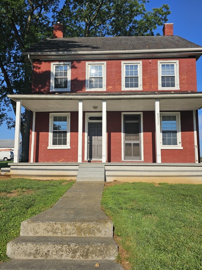 Building Photo - 78 Main St
