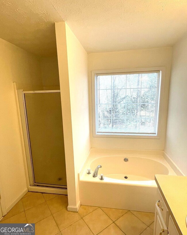 Building Photo - 30 Spring Valley Cove