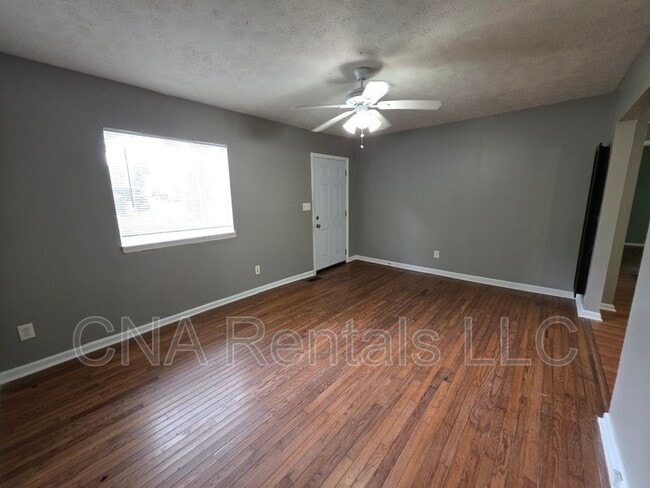 Building Photo - 112 E Acres Dr SE