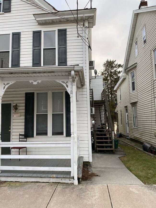 Building Photo - 58 E Washington St