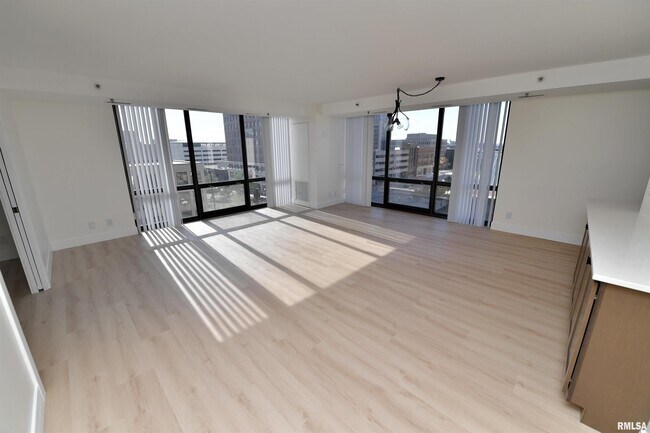 Foto del edificio - 123 SW Jefferson Ave