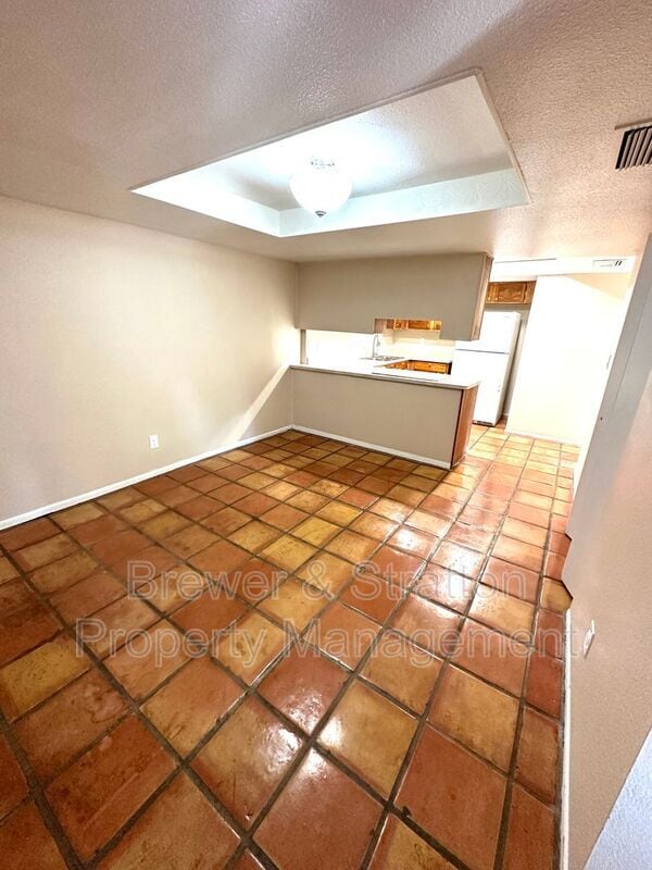 Building Photo - 1051 S Dobson Rd