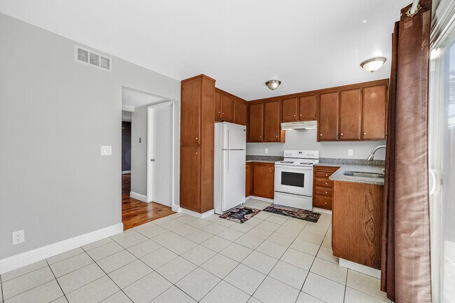 Building Photo - 4606 Granada Way