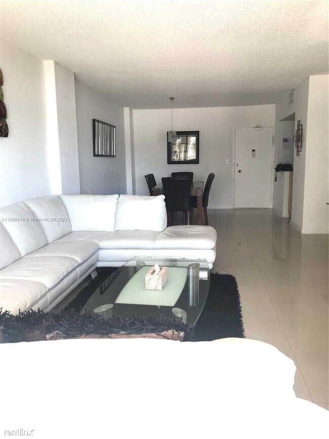 Foto del edificio - 2 br, 2 bath Condo - 1950 S Ocean Dr Apt 3J