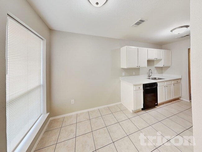 Building Photo - 2709 Star Ave