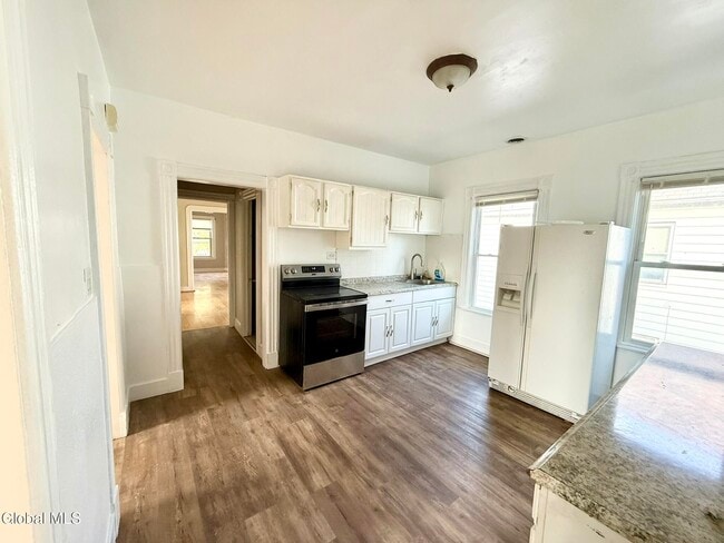 Foto del edificio - 1017 Hegeman St