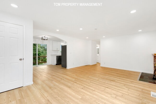 Building Photo - 4806 S 179th St