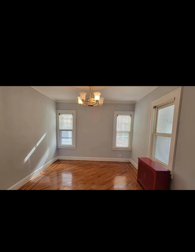 Foto del edificio - 464 W 3rd Ave