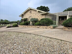 Building Photo - 4714 Ranch View Rd