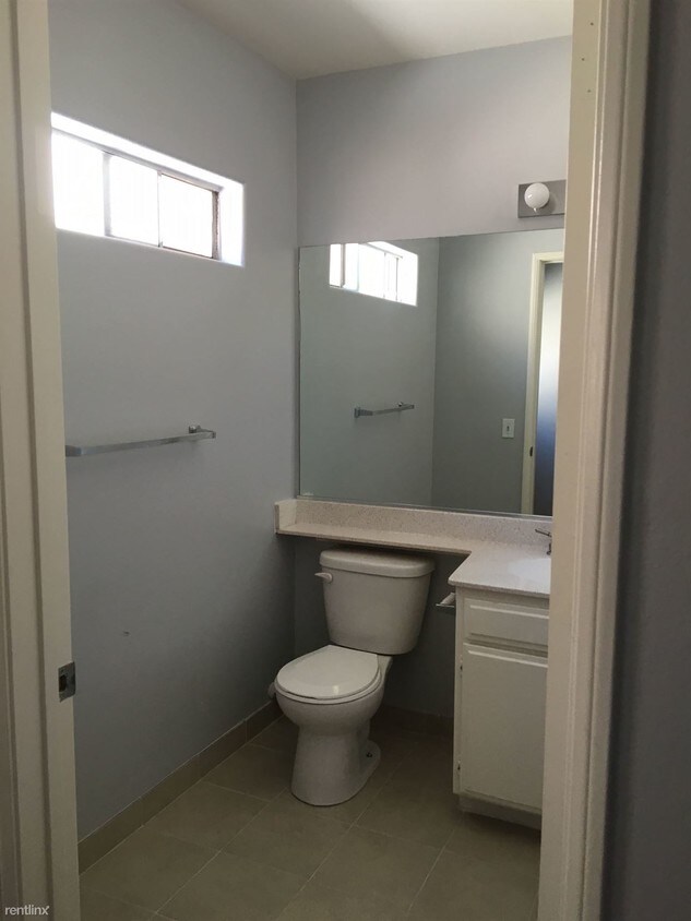 Foto principal - 5405 Kester Ave
