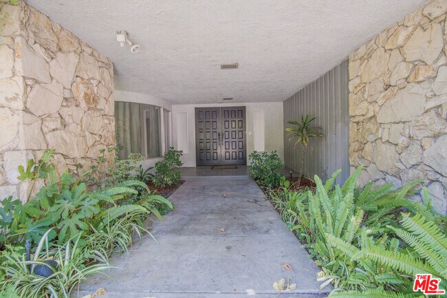 Foto del edificio - 11410 Canton Dr