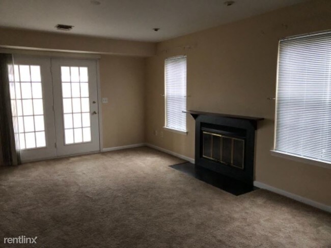 Foto del edificio - 3 br, 2 bath Townhome - 630 Barrington Court
