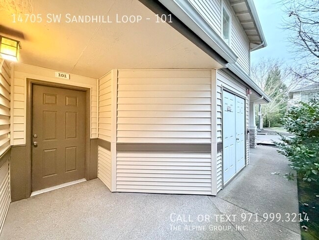 Building Photo - 14705 SW Sandhill Loop