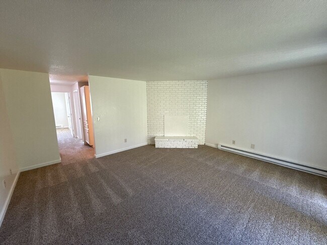 Building Photo - 3807 Iberis St NE