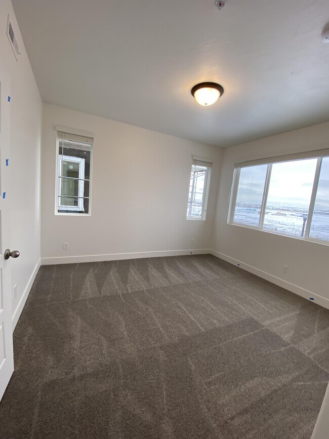 Building Photo - 376 S 1080 W