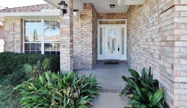 Building Photo - 4 bedroom in Jacksonville FL 32246