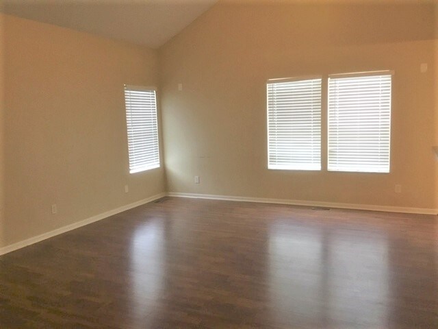 Foto del edificio - 220 Kemperwood Dr