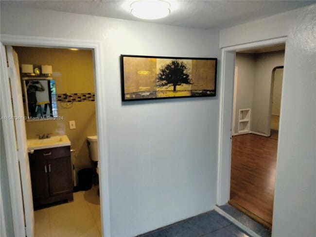 Building Photo - 1021 NW 41st St