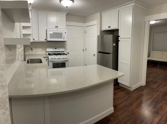 Building Photo - 43 W 1530 S