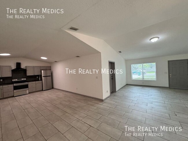 Building Photo - 1708 Providence Blvd