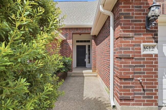 Building Photo - 1612 Culture Ln