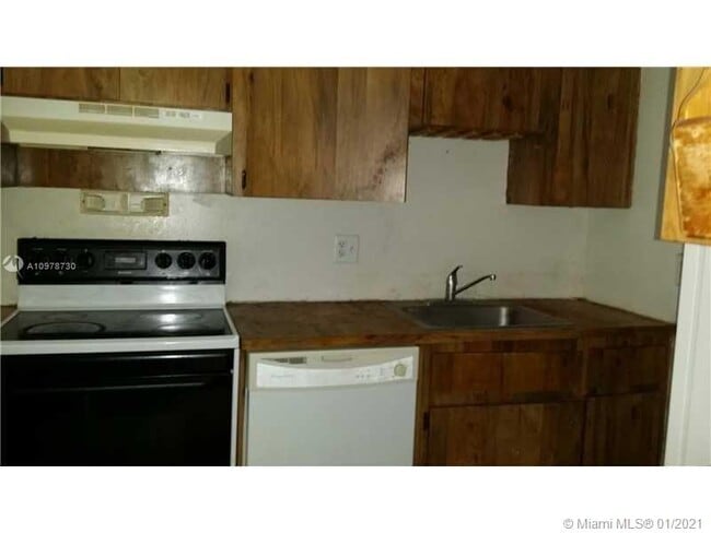 Building Photo - 4038 SW 69th Way