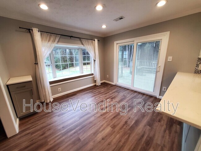 Foto del edificio - 9734 Hawkdale Ln