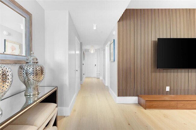Foto del edificio - 3340 NE 190th St