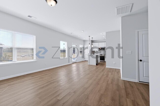 Building Photo - Unit