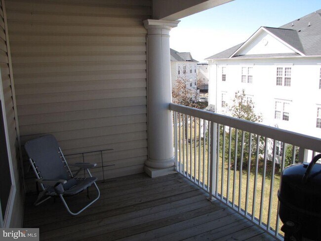 Building Photo - 42492 Mayflower Terrace