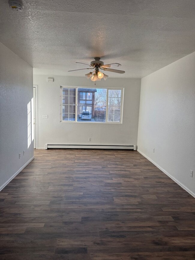 Building Photo - 481 1/2 Tracy Dr