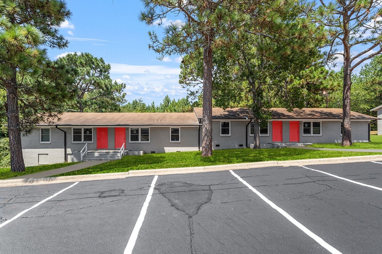 Primary Photo - Gorgeously Renovated Apartments